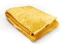 Hrejivá deka z jemných počesaných priadzí v medovej farbe. 