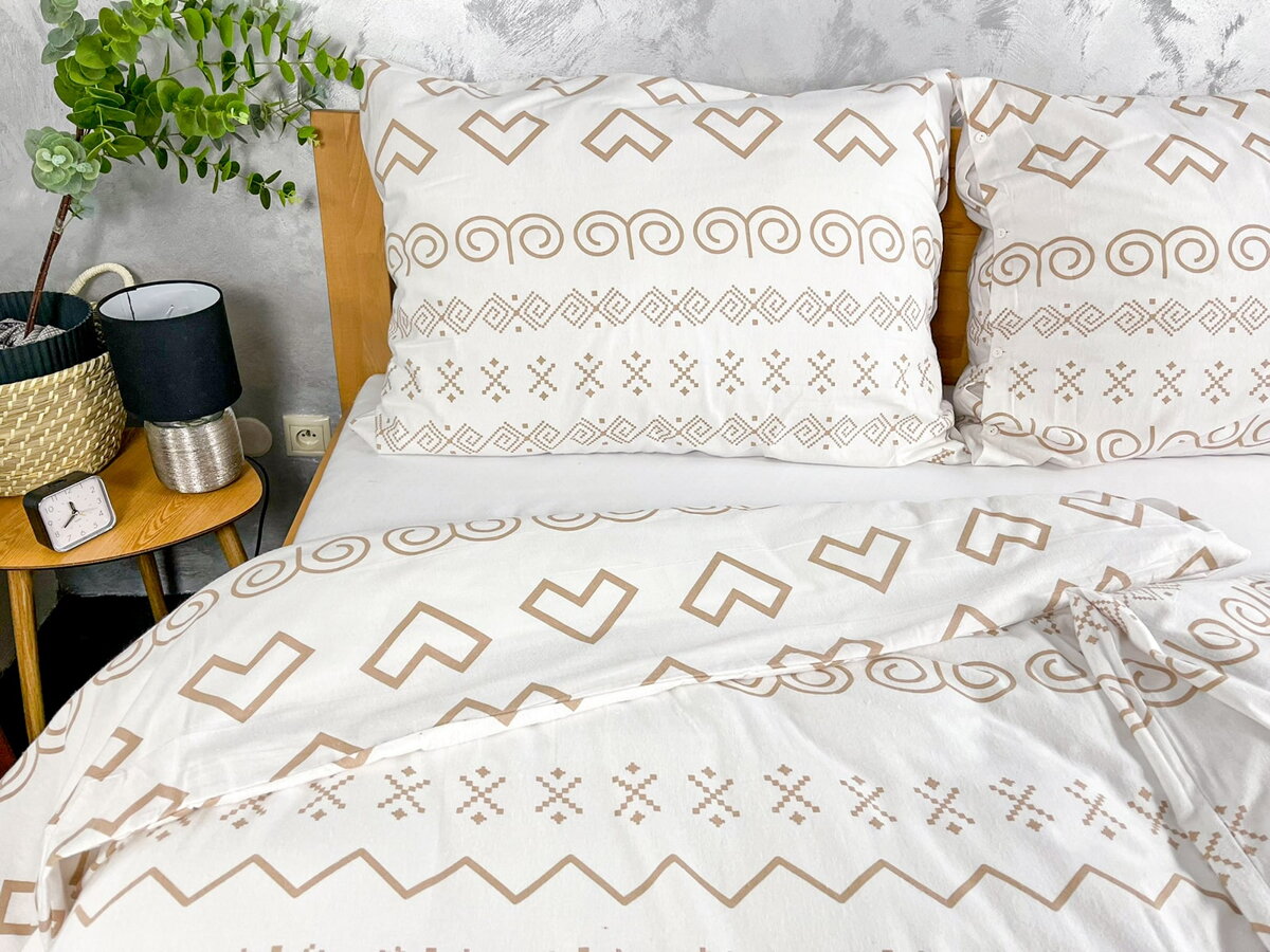 Moderná spálňa s károvanými flanelovými obliečkami | acko.sk