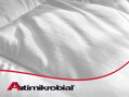 Antialergický set paplóna a vankúša Antimikrobial vám vďaka bioaktívnej výplni Wellmann HealthGuard® zabezpečí dokonalý spánok bez baktérií a roztočov.