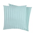 Elegantné damaškové obliečky na vankúšik 40x40 cm v modrastej farbe. Obliečky s praktickým zapínaním na zips sa skvele hodia k našim damaškovým obliečkam.