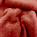 Hrejivá deka z jemných počesaných priadzí v tehlovej farbe z 