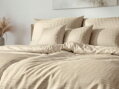 Makodamaškové obliečky z jemnej mako bavlny s vytkaným žakárovým vzorom béžovej farby. Luxusný vzhľad, vysoká priedušnosť a maximálne pohodlie na každý deň.
