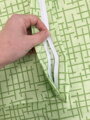 Bavlnené obliečky s geometrickým motívom v zelených farbách, ktoré rozjasnia Vašu spálňu. Praktické zapínanie na zips a rozmer sú skvelou voľbou.