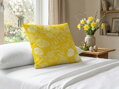 Užite si jarnú atmosféru s obliečkou na dekoračný vankúš Funny Yellow. Príjemný veľkonočný dizajn v žltej farbe. Obliečka na vankúš s veľkonočným motívom.