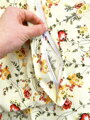 Obliečky s nádherným jarným motívom drobných kvetiniek na jemnučkom žltom podklade. Vyrobené zo 100% bavlny a so zapínaním na zips.