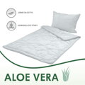 Stredne hrejivý paplón a vankúš Aloe Vera White s harmonizujúcim účinkom, vhodné pre alergikov.