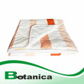 Ľahký letný paplón s jemnou potlačou pásikov a výplňou 100% Tencel.