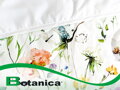 Prírodný ľahký letný paplón Botanica s výplňou z prírodných vlákien Tencel, ktoré dokonale odvádzajú vlhkosť a s dokonale hebkou povrchovou látkou perkal s jemnou potlačou pestrofarebných kvetov, ktorá príjemne chladí na dotyk.