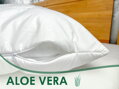Stredne hrejivý paplón a vankúš Aloe Vera White. Antialergický set paplóna a vankúša pre Váš zdravý spánok. Vyrobené v Áčko Ružomberok.