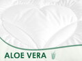 Stredne hrejivý paplón a vankúš Aloe Vera White. Antialergický set paplóna a vankúša pre Váš zdravý spánok. Vyrobené v Áčko Ružomberok.