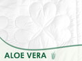 Stredne hrejivý paplón a vankúš Aloe Vera White. Antialergický set paplóna a vankúša pre Váš zdravý spánok. Vyrobené v Áčko Ružomberok.