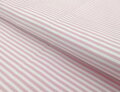 Obľúbené pastelové obliečky s jemnými rúžovými a bielymi pásikmi zo 100% bavlny. 
