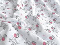 Tradičná látková plienka s potlačou malých ružových zebier na sneho bielom podklade. 