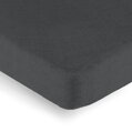 Kvalitná bavlnená froté plachta v sýtej čiernej farbe s praktickou gumičkou po celom obvode, vhodná aj na vysoké matrace.