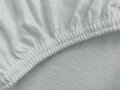 Napínacia Jersey plachta zo 100% bavlny v modernej šedo - striebornej farbe vhodná aj na vysoké matrace. Hebká a priedušná.