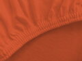Napínacie Jersey prestieradlo v sýtej oranžovo mrkvovej farbe príjemne hebké a citlivé k pokožke. Elastická plachta zo 100% bavlny vhodná aj na vysoký matrac.