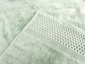 Objavte prémiový set uterákov LUNA z česanej bavlny s vysokou gramážou 600g/m². Jemný vzor, elegantná bordúra a dokonalá savosť. Osuška + uterák v mintovo zelenej farbe.