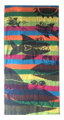 Farebná retro osuška s motívom farebných žralokov na pláž, či každodenné používanie.