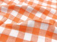 Kvalitná bavlnená utierka KARINA Orange v bielo-oranžovom károvanom prevedení. 