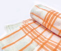 Kvalitná bavlnená utierka MONACO Orange v bielo-oranžovom károvanom prevedení zo 100% bavlny.