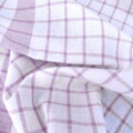 Kvalitná bavlnená utierka RONNIE Lila v bielo-fialovom károvanom prevedení. 