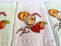  Set 3 vaflových kuchynských utierok VELINA Drink 40 x 60 cm s elegantnou výšivkou. 100 % bavlna, praktické prevedenie a dekoratívne darčekové balenie.