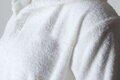 Snehovo biely detský 100% bavlnený župan s kapucňou v rôznych veľkostiach.