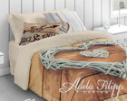 Romantické posteľné obliečky Emma s potlačou srdca na drevenom podklade s jednofarebnou tkaninou v béžovej farbe.