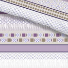 Posteľné obliečky s potlačou geometrických tvarov v jemnej fialovej farbe zo 100% bavlny.