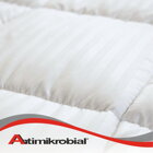 Špeciálny antialergický paplón Antimikrobial vám vďaka bioaktívnej výplni Wellmann HealthGuard® zabezpečí dokonalý spánok bez baktérií a roztočov, vhodné pre alergikov.