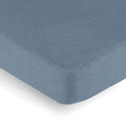 Kvalitná froté plachta v tmavo šedej farbe s praktickou gumičkou po celom obvode, vhodné aj na vysoký matrac.