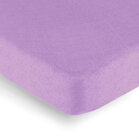 Napínacie prestieradlo s froté efektom v pastelovo fialovej farbe s praktickou gumičkou po celom obvode plachty pre jednoduché upínanie na matrac.