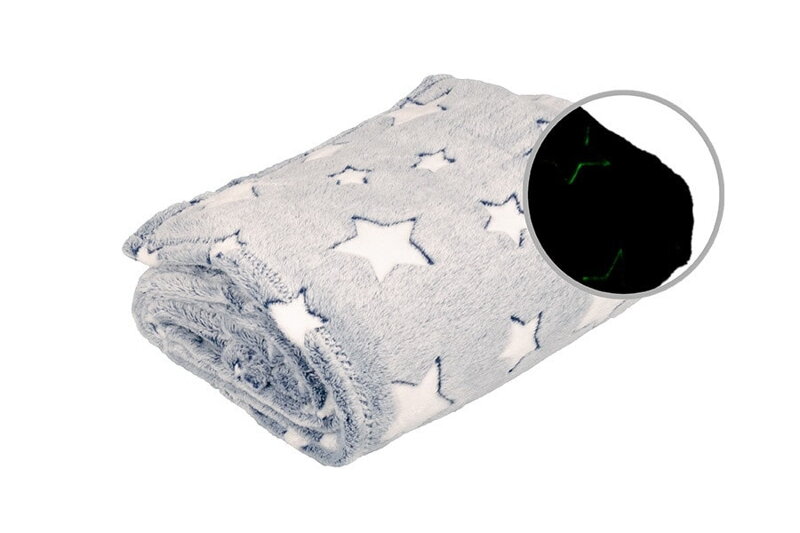 Svietiaca mikroflanelová deka HVIEZDY